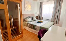 Disneyland 2-3 Bedroom 6-8 P 2 Parkings Free